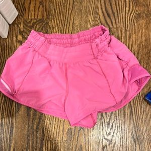 Lululemon sonic pink hotty hot low rise lined shorts 2.5